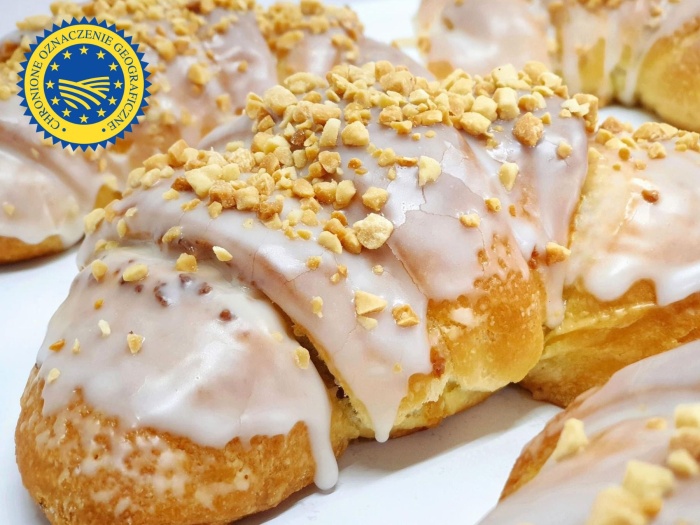 Tradycyjne rogale świętomarcińskie – półfrancuskie ciasto z białym makiem i orzechami